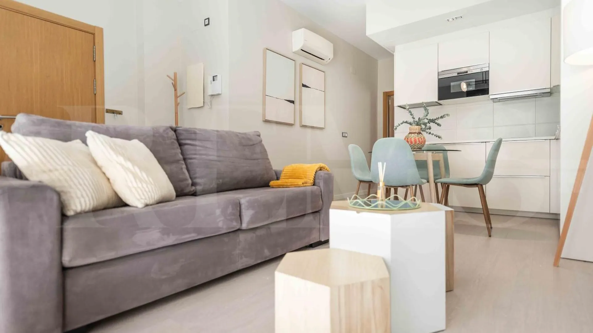 Adorable Flat With Private Parking In The Center By Rems Apartment Malaga