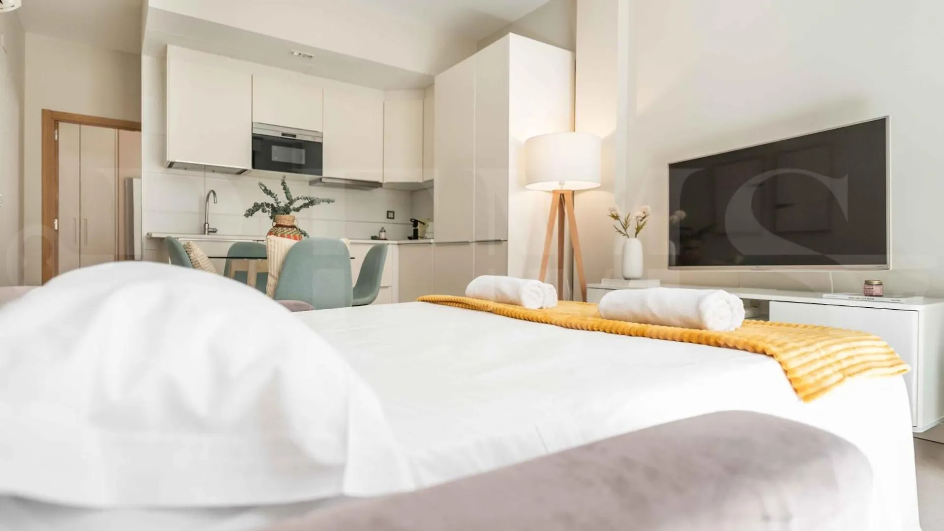 Adorable Flat With Private Parking In The Center By Rems Apartment Malaga Spain
